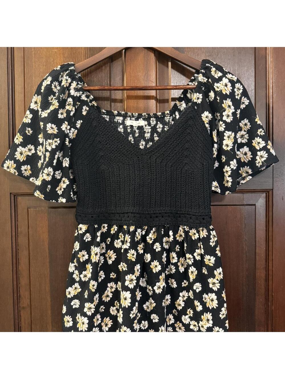 Maurices Women's knit Blouse small